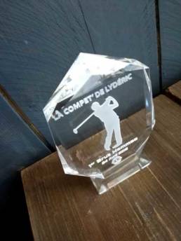 Trophée en verre gravé pour golfeur