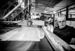 Bisman Graeur fabriquant de signalétique imprimées et gravées - Vue des ateliers